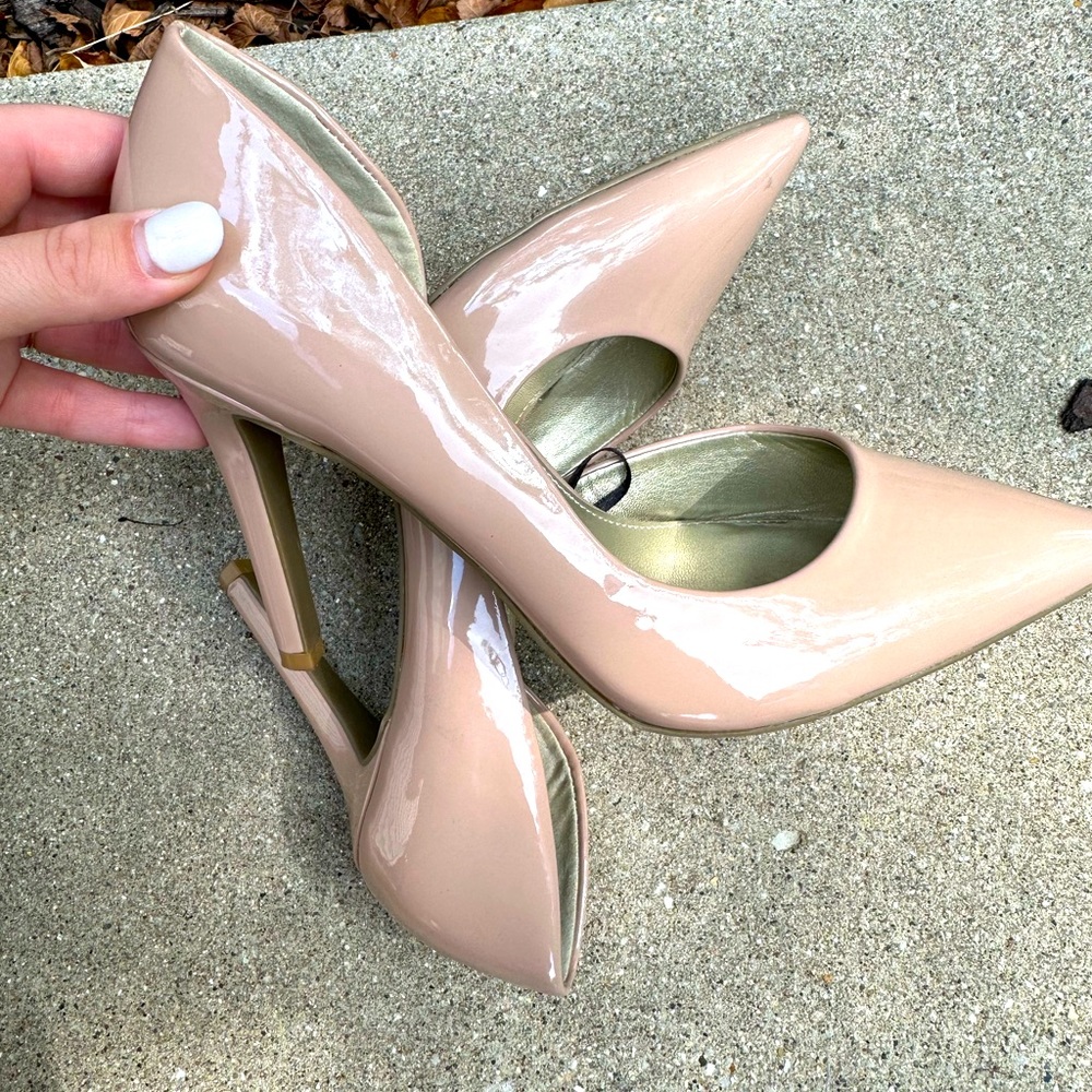 Nude Pumps